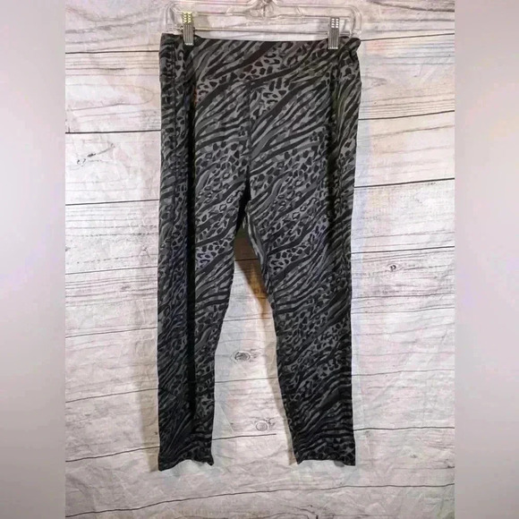 Victoria Secret Pink Leapard Print Leggings - Picture 1 of 5